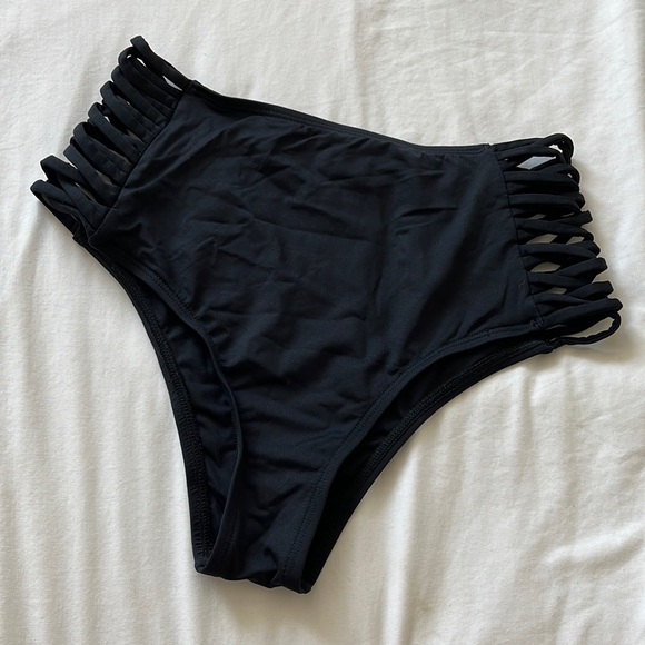 L*Space Bikini Bottom - Picture 1 of 3